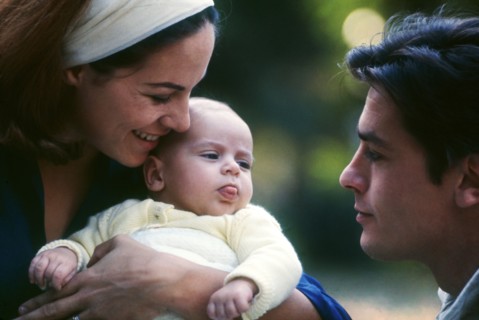 Alain Delon avec sa femme et son fils