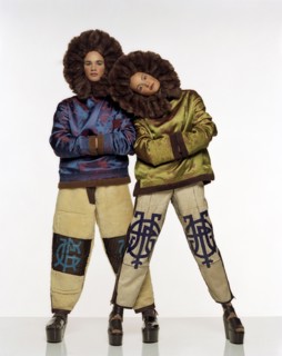 Mannequins habillés en Jean-Paul Gaultier