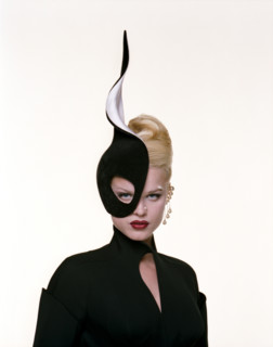 Eva Herzigova en Mugler