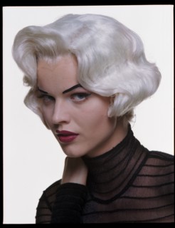 Eva Herzigova en Mugler