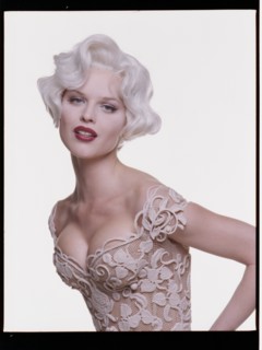 Eva Herzigova en Mugler