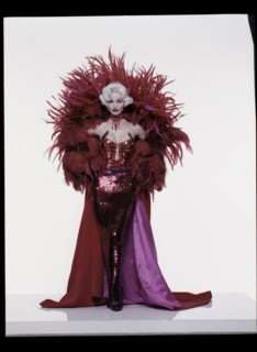 Eva Herzigova en Mugler