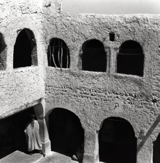 Cour de la mosquée de la cité de Ghardaïa, en Algérie