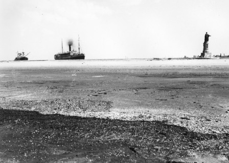 Entrée du canal de Suez, à Port Saïd