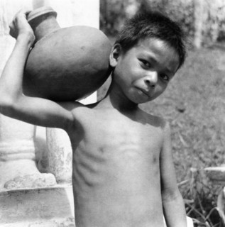 Petit garçon à Phom Pehn, au Cambodge