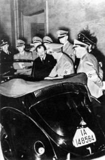 Ferdinand Porsche et Adolf Hitler