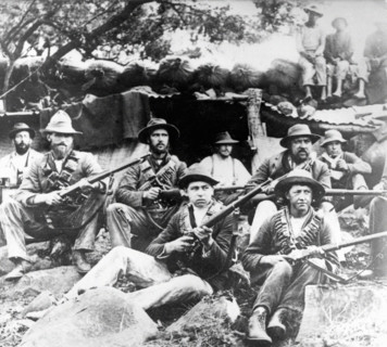 Fin de la guerre des Boers en Afrique du Sud.