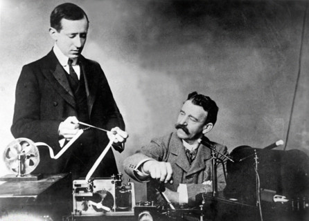 Guglielmo Marconi et Kemp, son assistant