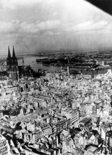 Cologne bombardée, 1943