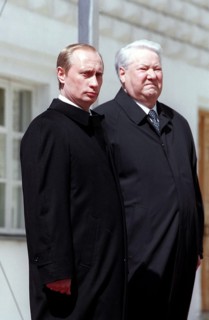 Vladimir Poutine prend ses fonctions de président de la Russie (mai 2000)