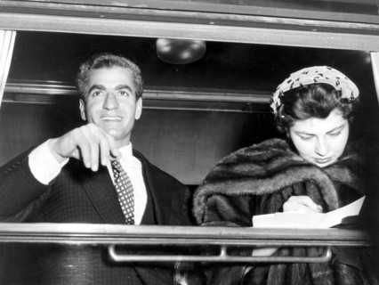 Mohammed Reza Shah Pahlavi et sa seconde épouse la princesse Soraya Esfandiary