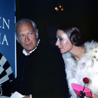 Curd JÜRGENS with his wife Simone at the Munich Film Ball in 1971