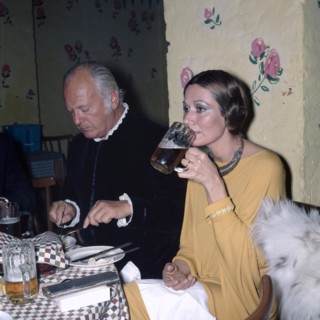 Curd JÜRGENS with his wife Simone at the Munich Film Ball in 1971