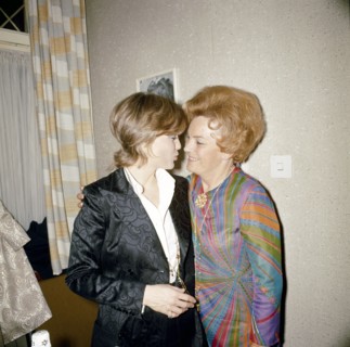 Romy and Magda SCHNEIDER, Munich 1971