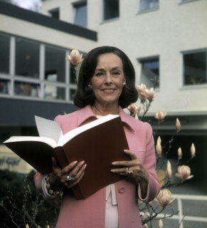 Paulette GODDARD stellt letzten Remarque Roman vor, 1971
