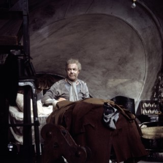 Heinz RÜHMANN plays in the theater