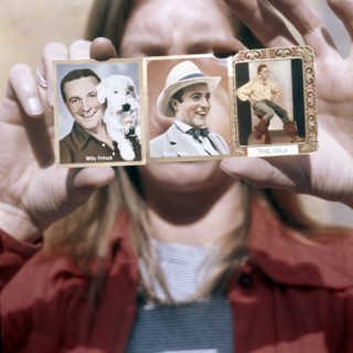 Cigarette pictures by Willy FRITSCH