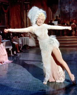 Marilyn MONROE at a performance, around the end of the 1950s