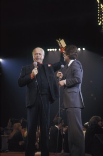Curd JÜRGENS receives RTL Löwen, 1978