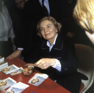Heidi KABEL signs autograph cards, undated