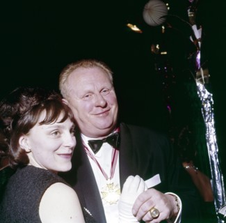 Gert FRÖBE and his wife Beate BACH at the Bal Paré, Munich 1965