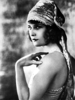 Lilian HARVEY