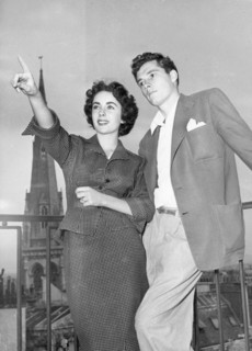 Elizabeth TAYLOR and Conrad HILTON Jr.