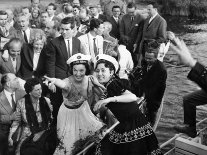Caterina VALENTE and Margot HIELSCHER, 1957