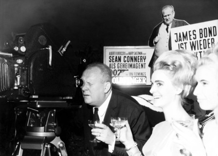 Gert FRÖBE during the press screening of 'Goldfinger', Munich 1965