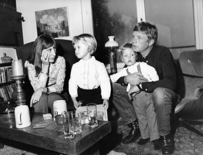 Hardy KRÜGER with family, 1971