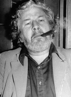 Peter USTINOV, portrait with cigar 1976