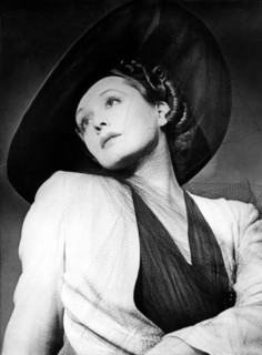Zarah LEANDER, portrait