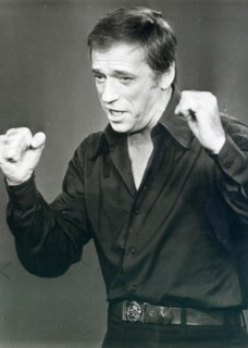 Yves MONTAND