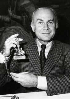 LORIOT with the Karl Valentin Order, Munich 1974