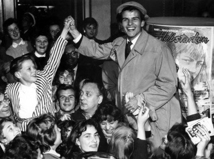 Horst BUCHHOLZ at the premiere of 'The Half-Strongs', 1956