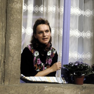 Elke HEIDENREICH as Else Stratmann