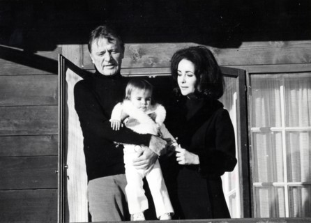 Elizabeth TAYLOR and Richard BURTON with grandchildren
