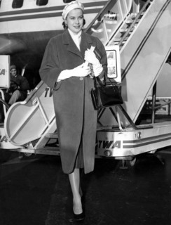Grace KELLY at the airport