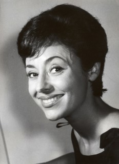 Caterina VALENTE, portrait