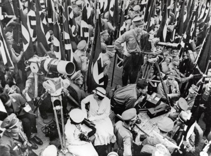 Leni RIEFENSTAHL filming
