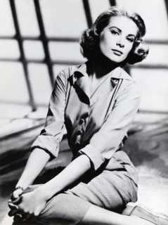 Grace KELLY, posing, 1955