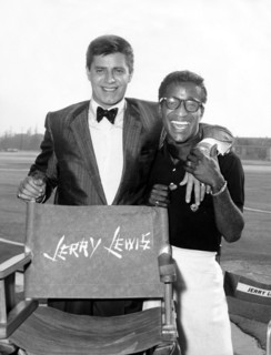 Jerry LEWIS and Sammy DAVIS Jr. during the filming of 'The Geisha Boy'