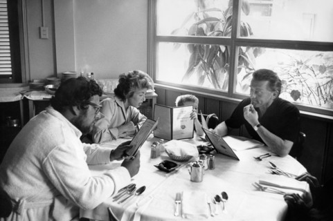 Sir Peter USTINOV with the family of Kirk DOUGLAS