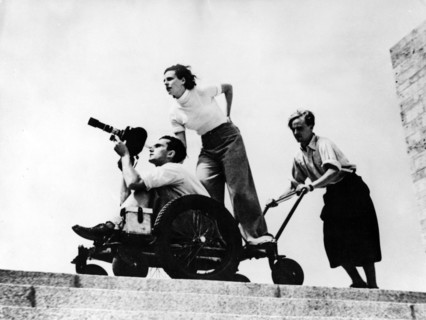 Leni RIEFENSTAHL makes the Olympic film in 1936