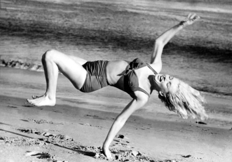 Marilyn MONROE on the beach