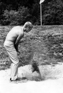 Steve McQUEEN playing golf