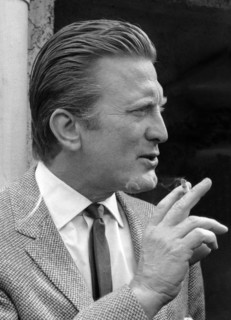 Kirk DOUGLAS, portrait with cigarette, 1958