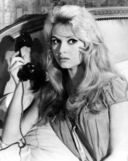 Brigitte BARDOT, portrait with telephone receiver