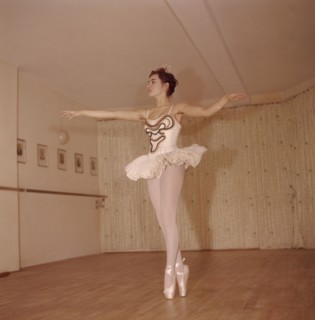 Vera Chekhova during ballet training