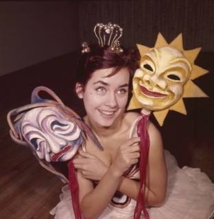 Vera CHEKHOWA with masks and crown